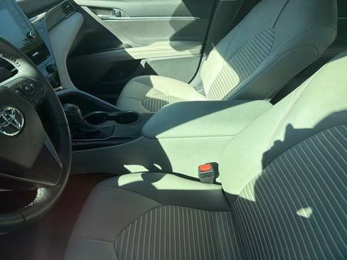 Used 2021 Toyota Camry SE FWD image 10