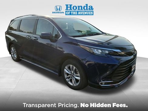 Used 2024 Toyota Sienna XLE w/ XLE Plus Package AWD/4WD image 1