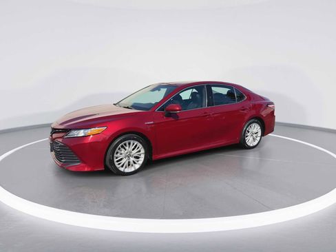 Certified 2020 Toyota Camry XLE w/ Sunroof Package FWD image 4