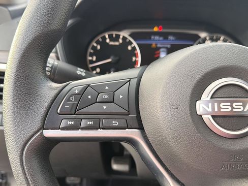Used 2025 Nissan Altima 2.5 SV FWD image 21