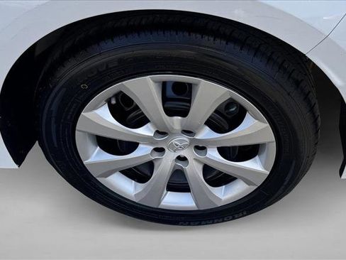 Used 2024 Toyota Corolla LE FWD image 9