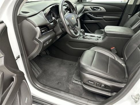 Used 2018 Chevrolet Traverse LT image 11