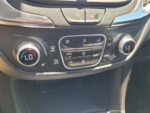 Used 2024 Chevrolet Equinox LT FWD image 20
