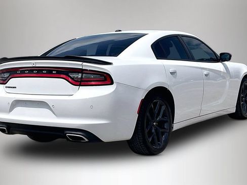 Used 2019 Dodge Charger SXT w/ Blacktop Package RWD image 5