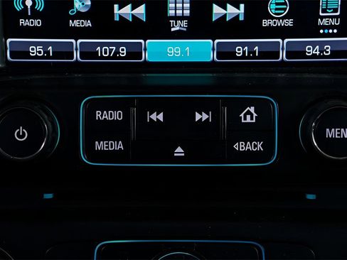 Used 2018 Chevrolet Silverado 1500 LT w/ All Star Edition image 39