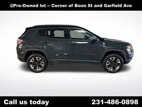 Used 2018 Jeep Compass Trailhawk w/ Leather Interior Group AWD/4WD image 6
