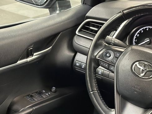 Used 2024 Toyota Camry SE image 17