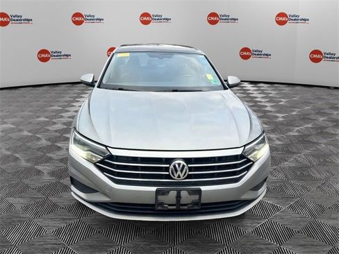 Used 2019 Volkswagen Jetta image 2