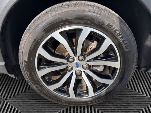 Used 2025 Ford Explorer ST-Line image 14