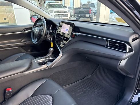Used 2024 Toyota Camry SE image 34
