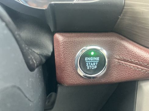 Used 2022 Ford Expedition Max Limited image 29