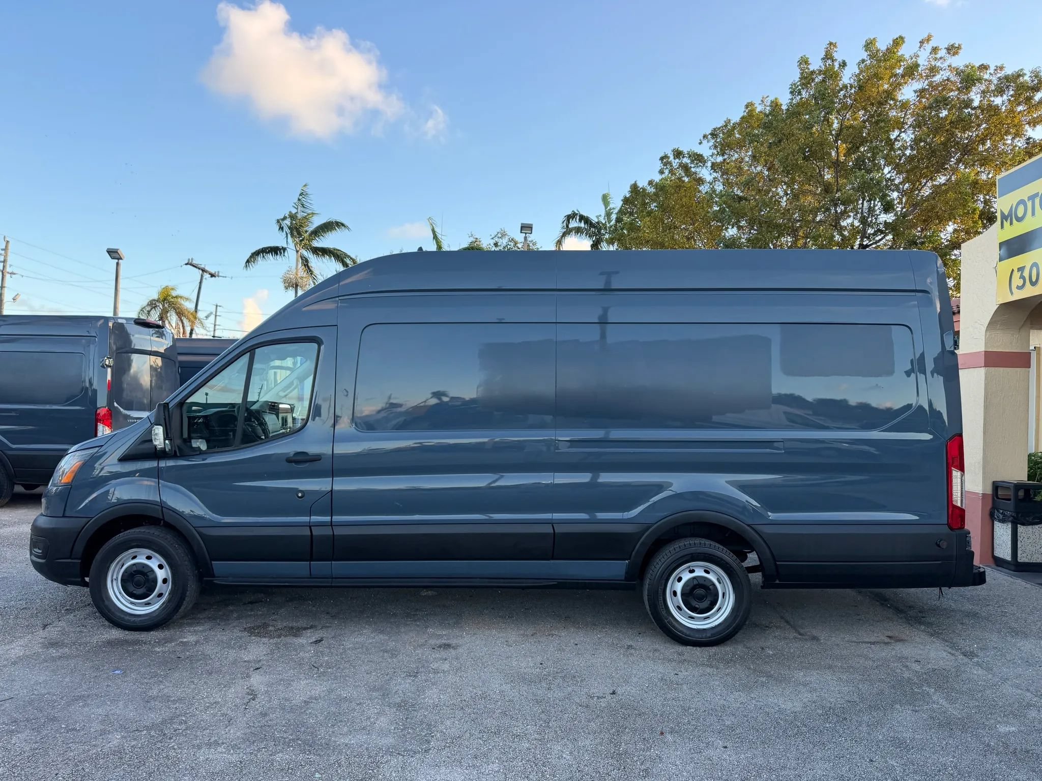 Used 2020 Ford Transit 250 148 High Roof Extended RWD image 2