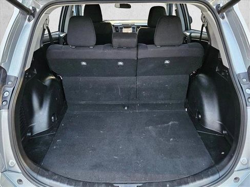 Used 2018 Toyota RAV4 XLE image 6