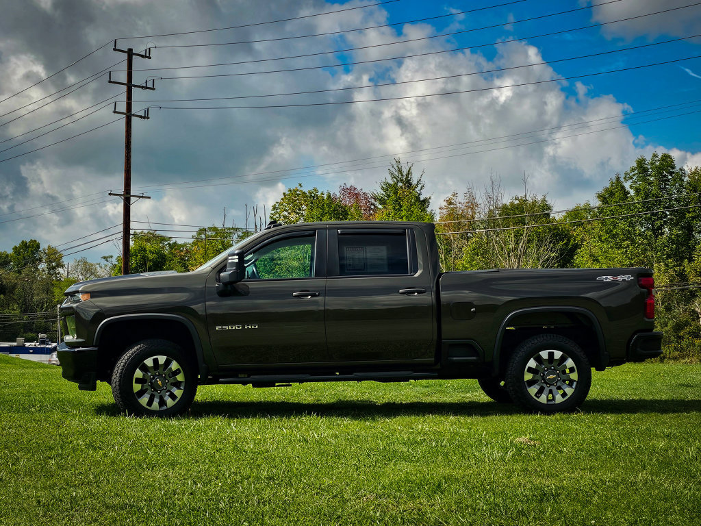 Used 2022 Chevrolet Silverado 2500 Custom w/ Custom Value Package AWD/4WD image 8