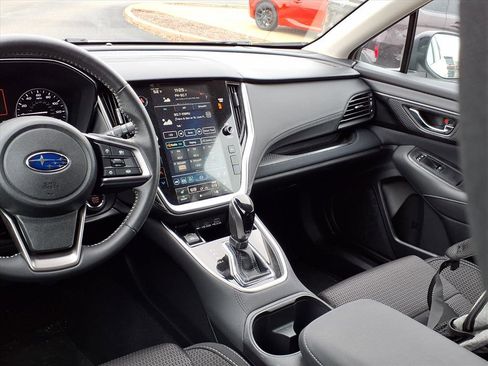 Certified 2025 Subaru Outback Premium image 5