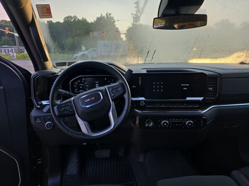 Used 2024 GMC Sierra 1500 Elevation AWD/4WD image 14