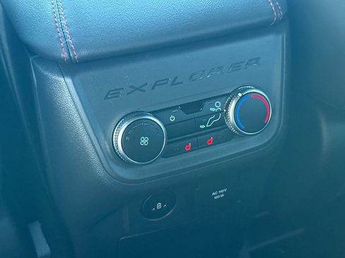 New 2026 Ford Explorer ST-Line w/ ST-Line Street Pack image 13