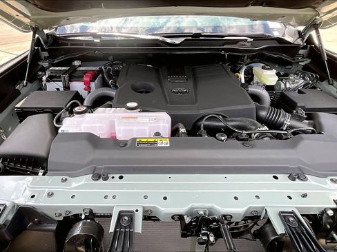 New 2026 Toyota Tundra Limited AWD/4WD image 16