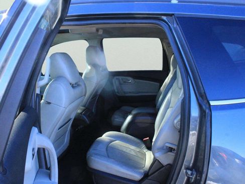 Used 2009 Chevrolet Traverse LTZ image 7