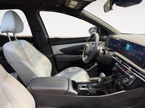 Used 2025 Hyundai Santa Cruz SEL image 16