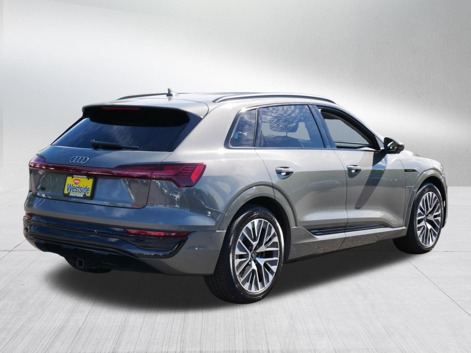 Used 2024 Audi Q8 e-tron Premium Plus w/ Premium Plus Package AWD/4WD image 7