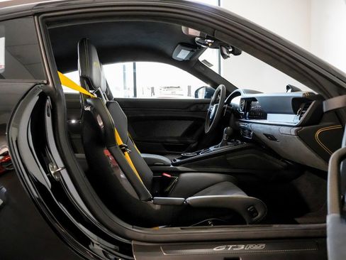 Certified 2025 Porsche 911 GT3 RS image 26