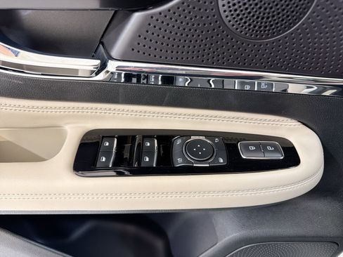 New 2026 Lincoln Corsair Premiere image 12