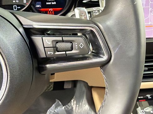 Used 2025 Porsche Macan image 37