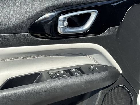 Used 2025 Jeep Compass Limited AWD/4WD image 13
