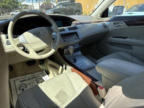Used 2010 Toyota Avalon XLS image 22
