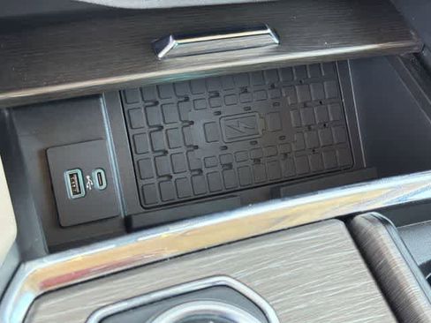 Used 2022 Ford Expedition Limited image 25