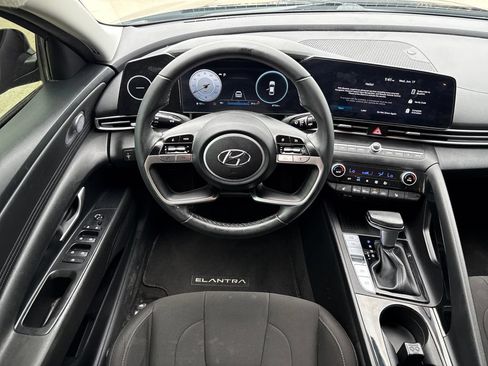 Used 2023 Hyundai Elantra SEL w/ Convenience Package FWD image 26