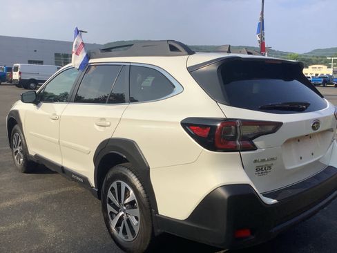 Certified 2025 Subaru Outback Premium image 7