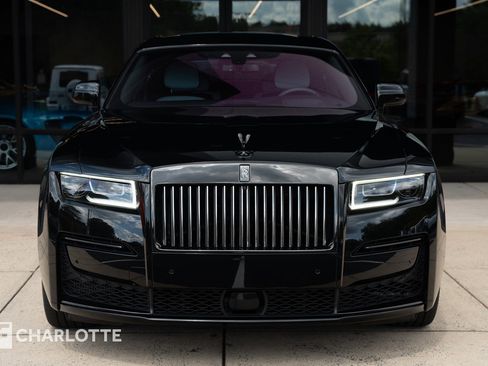 Used 2023 Rolls-Royce Ghost Black Badge w/ Black Badge Ghost Package image 4
