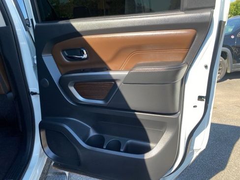 Used 2016 Nissan Titan Platinum Reserve image 24