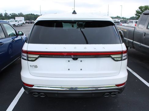 Used 2025 Lincoln Aviator Reserve AWD/4WD image 7