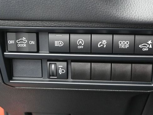 Used 2025 Toyota Tundra Limited w/ TRD Off-Road Package AWD/4WD image 15