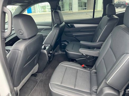Used 2025 Buick Enclave Preferred FWD image 6