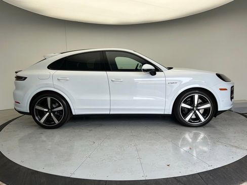 New 2026 Porsche Cayenne Turbo AWD/4WD image 23