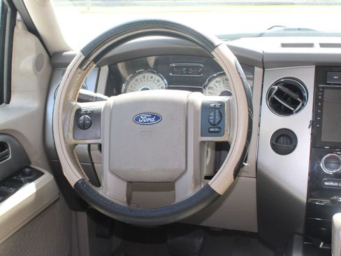 Used 2011 Ford Expedition Limited RWD image 13