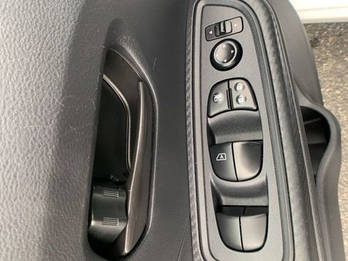 Used 2025 Nissan Versa S FWD image 11