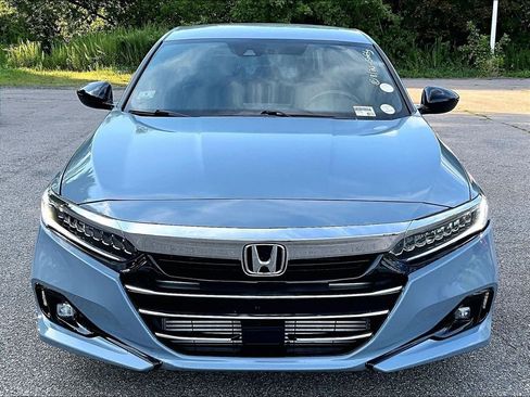 Used 2021 Honda Accord Sport image 2