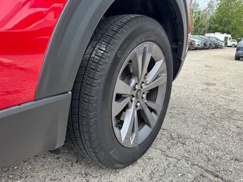 Used 2024 Ford Explorer XLT w/ Equipment Group 202A AWD/4WD image 13