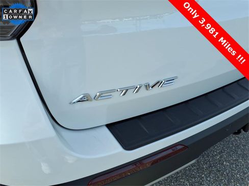 Used 2025 Ford Explorer Active w/ Active Comfort Package image 9