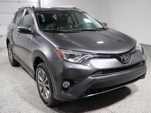 Used 2018 Toyota RAV4 Limited FWD image 5