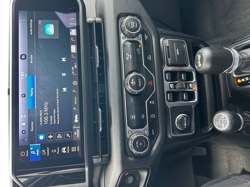 Used 2024 Jeep Wrangler Sport S image 19