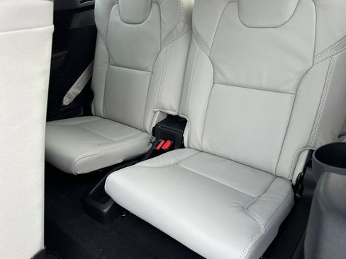 New 2026 Volvo XC90 B6 Ultra w/ Protection Package image 14