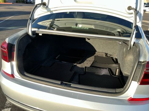 Used 2018 Volkswagen Passat 2.0T SE image 33