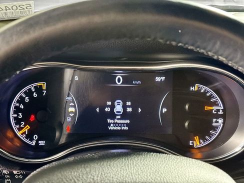Used 2017 Jeep Grand Cherokee Altitude w/ Quick Order Package 23Z AWD/4WD image 14