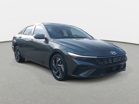 New 2025 Hyundai Elantra SEL w/ Cargo Package image 3